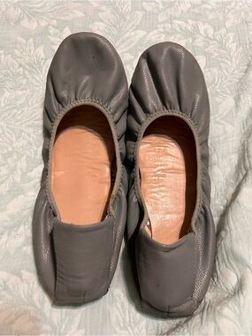 Women's Gray Leather Ballet Flats Size 7.5